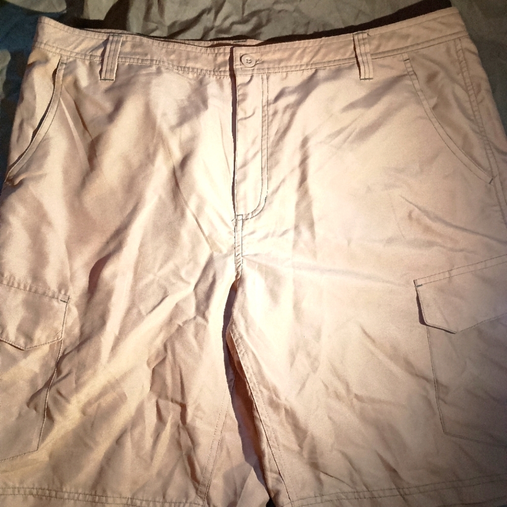 Magellan Outdoors Khaki Cargo Fish Gear Shorts Mens 40